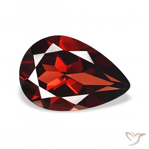 Grenat Almandin Rouge foncé naturelle En forme de poire, 3.36 ct, VVS-VS