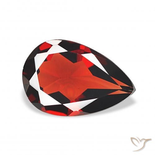 Grenat Almandin Rouge moyen naturelle En forme de poire, 3.16 ct, VVS-VS