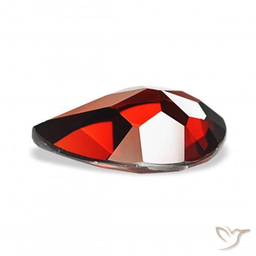 Grenat Almandin Rouge moyen naturelle En forme de poire, 3.16 ct, VVS-VS