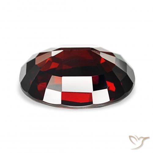 Grenat Almandin Rouge foncé naturelle ovale, 5.55 ct, VVS-VS