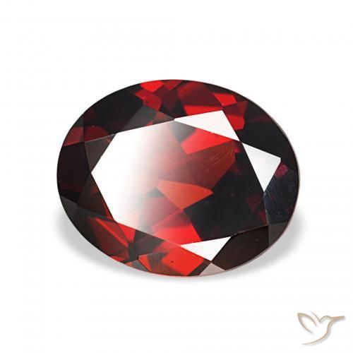 Grenat Almandin Rouge sang profond naturelle ovale, 2.66 ct, VVS