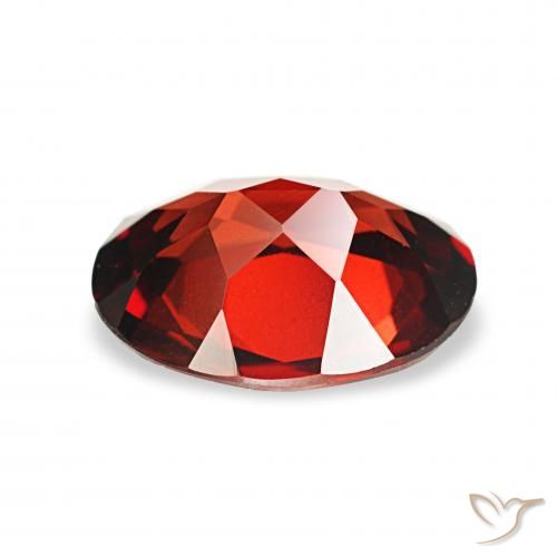 Grenat Almandin Rouge foncé naturelle ovale, 1.72 ct, VVS-VS