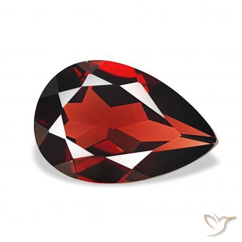 Grenat Almandin Rouge sang profond naturelle En forme de poire, 3.20 ct, VVS-VS
