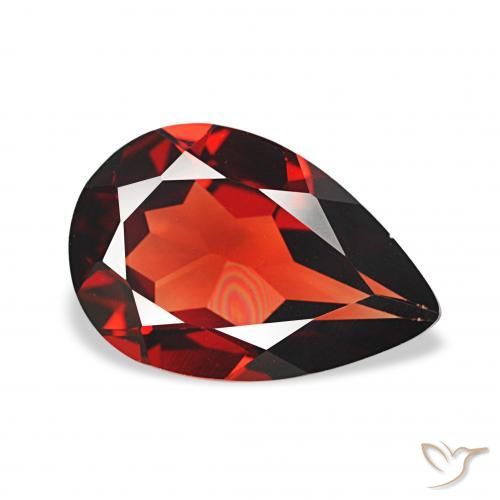 Grenat Almandin Rouge sang profond naturelle En forme de poire, 2.57 ct, VVS-VS