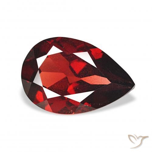 Grenat Almandin Rouge sang profond naturelle En forme de poire, 3.25 ct, VS