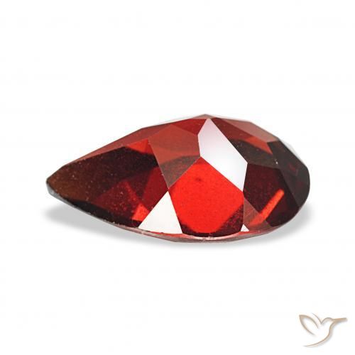 Grenat Almandin Rouge sang profond naturelle En forme de poire, 3.25 ct, VS