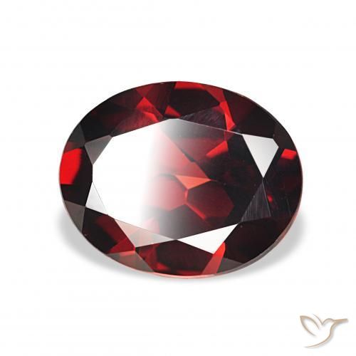 Grenat Almandin Rouge foncé naturelle ovale, 3.78 ct, VVS