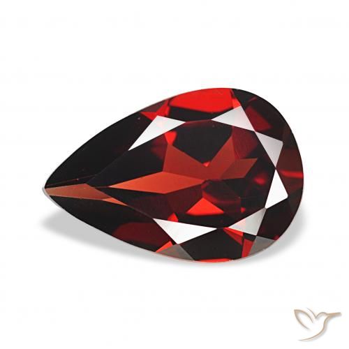 Grenat Almandin Rouge sang profond naturelle En forme de poire, 2.97 ct, VVS