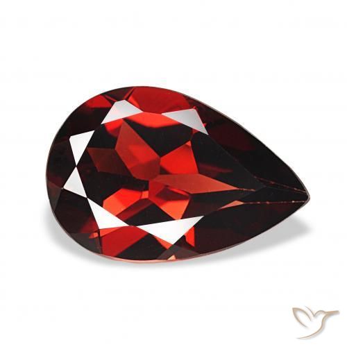 Grenat Almandin Rouge sang profond naturelle En forme de poire, 3.33 ct, VS