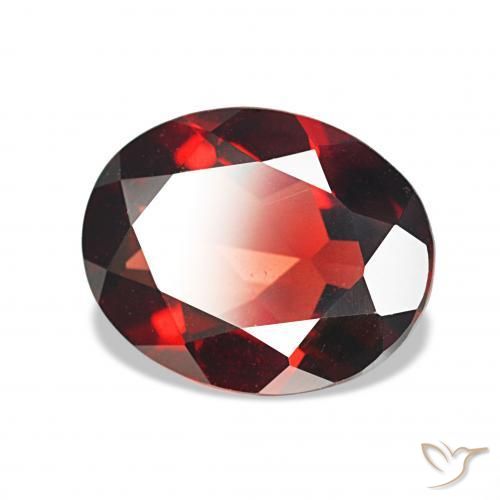 Grenat Almandin Rouge foncé naturelle ovale, 3.41 ct, VVS-VS