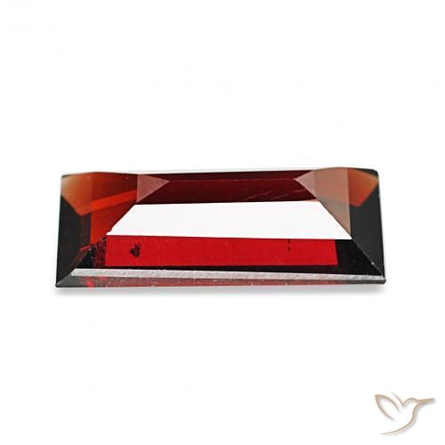 Grenat Almandin Rouge foncé naturelle Baquette, 1.66 ct, VVS