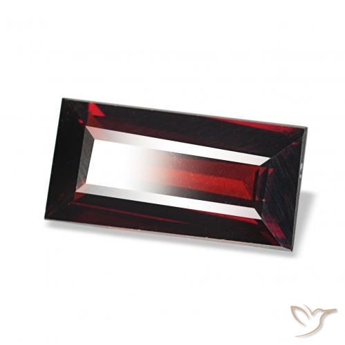 Grenat Almandin Rouge foncé naturelle Baquette, 1.65 ct, VVS