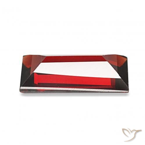 Grenat Almandin Rouge foncé naturelle Baquette, 1.65 ct, VVS