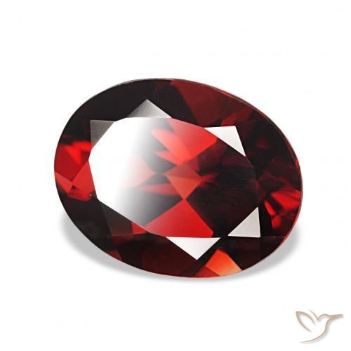 Grenat Almandin Rouge foncé naturelle Coupe ovale, 2.24 ct, VVS
