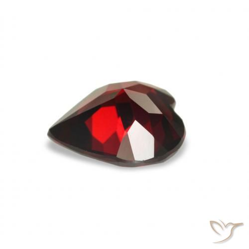 Grenat Almandin Rouge foncé naturelle Cœur, 1.47 ct, VVS
