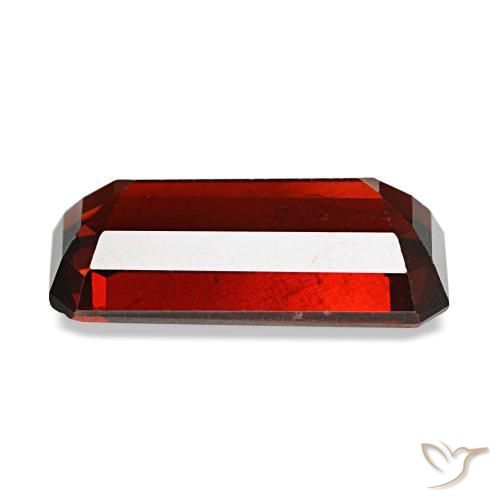 Grenat almandin rouge naturelle taille émeraude, 4,46 ct, VS