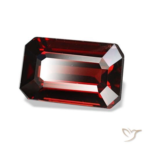 Grenat almandin rouge naturelle taille émeraude, 2,48 ct, VS