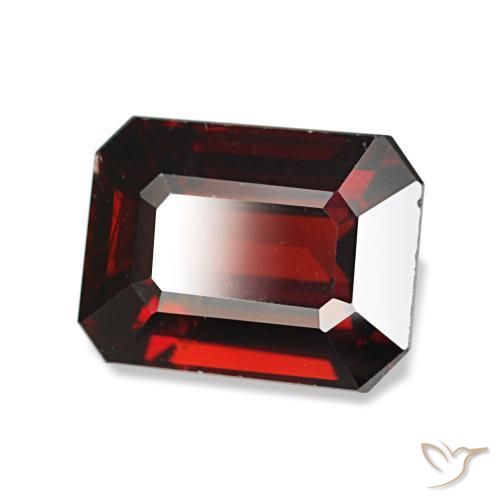 Grenat almandin rouge naturelle taille émeraude, 3,32 ct, VS