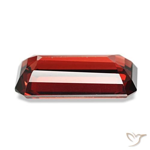 Grenat almandin rouge naturelle taille émeraude, 3,62 ct, VS