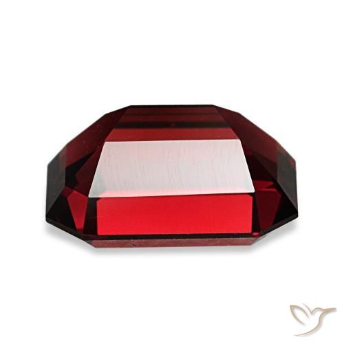 Grenat almandin rouge naturelle taille émeraude, 3,40 ct, VVS