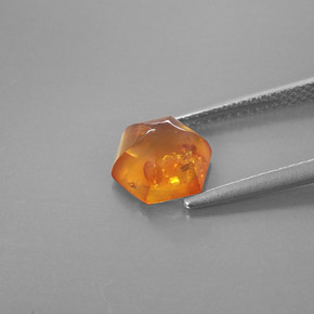 Ambre orange naturelle transparent, 0,83 ct, transparent / translucide