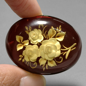 Ambre marron naturelle forme fantaisie, 28,39 ct, translucide