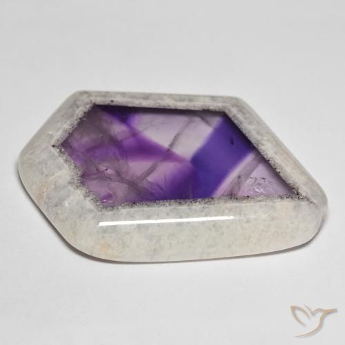 Tranche de géode d'améthyste multicolore naturelle forme fantaisie, 69,57 ct, transparent