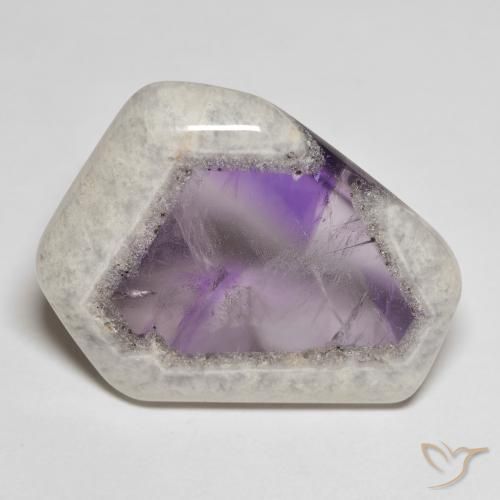 Tranche de géode d'améthyste multicolore naturelle forme fantaisie, 28,89 ct, transparent