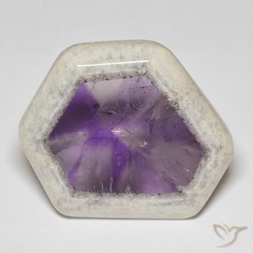 Tranche de géode d'améthyste multicolore naturelle forme fantaisie, 66,39 ct, transparent