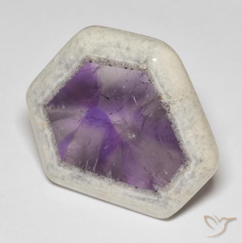 Tranche de géode d'améthyste multicolore naturelle forme fantaisie, 66,39 ct, transparent