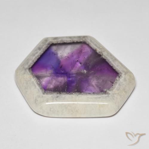 Tranche de géode d'améthyste multicolore naturelle forme fantaisie, 66,39 ct, transparent