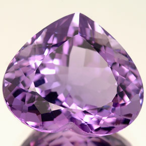 Améthyste violet naturelle forme de coeur, 12,13 ct, VVS