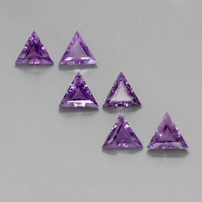 Achetez naturel ct Violet Améthyste gems, Trillion, En provenance Brésil chez GemSelect. En stock, livraison internationale!