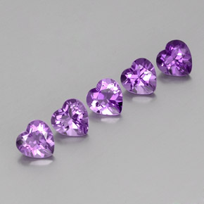 Achetez naturel 3.60ct Pourpre violacé moyen Améthyste gems, Forme de coeur, En provenance Brésil chez GemSelect. En stock, livraison internationale!