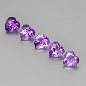 Achetez naturel 3.60ct Pourpre violacé moyen Améthyste gems, Forme de coeur, En provenance Brésil chez GemSelect. En stock, livraison internationale!