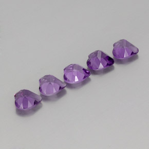 Achetez naturel 3.60ct Pourpre violacé moyen Améthyste gems, Forme de coeur, En provenance Brésil chez GemSelect. En stock, livraison internationale!
