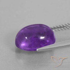 Améthyste Violet moyen-foncé naturelle ovale, 3.92 ct, Transparent / Translucide