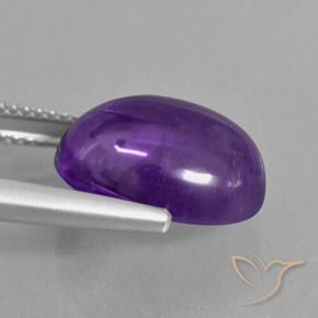 Améthyste Violet moyen naturelle ovale, 7.35 ct, Transparent