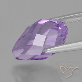 Améthyste Violet iris rosâtre naturelle Briolette, 3.52 ct, VS