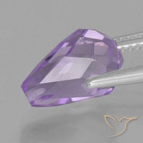 Améthyste Violet iris rosâtre naturelle Briolette, 3.76 ct, VS