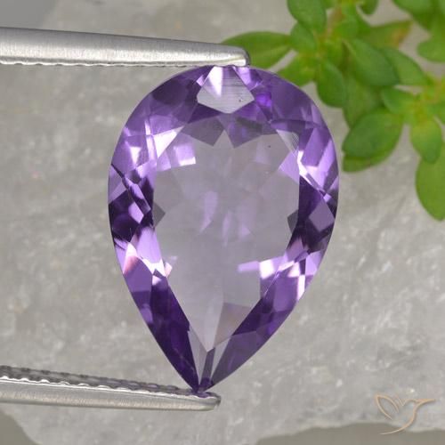 Améthyste Violet moyen naturelle En forme de poire, 4.27 ct, VVS-VS