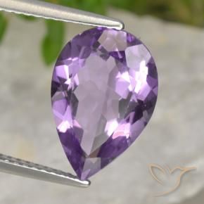 Améthyste Violet moyen naturelle En forme de poire, 4.23 ct, VVS