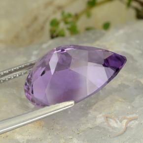 Améthyste Violet moyen naturelle En forme de poire, 7.03 ct, VVS-VS