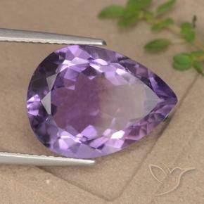 Améthyste Violet foncé naturelle En forme de poire, 6.75 ct, VVS-VS