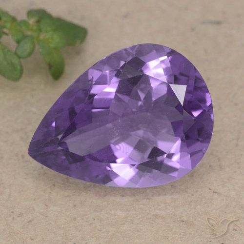 Améthyste Violet foncé naturelle En forme de poire, 6.17 ct, VS