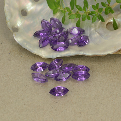 Achetez naturel 3.28ct Violet foncé Améthyste gems, Marquise, En provenance Brésil chez GemSelect. En stock, livraison internationale!