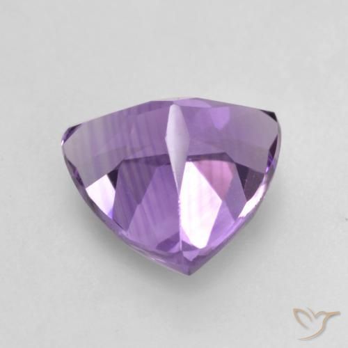 Améthyste Pourpre violacé moyen naturelle Trillion, 1.57 ct, VVS-VS