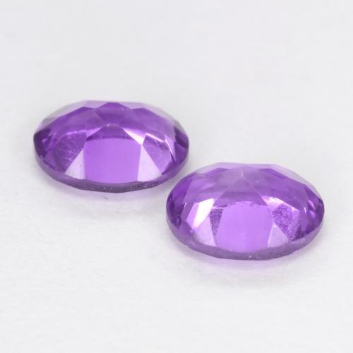 Achetez naturel 0,61ct violet moyen-léger améthyste gems, coupe ovale, en provenance brésil chez gemselect. en stock, livraison internationale!