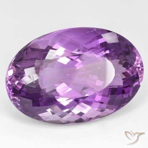 Améthyste Violet moyen naturelle ovale, 114.96 ct, VVS