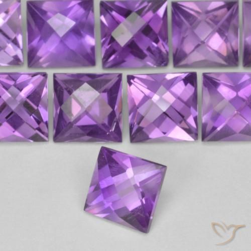 Améthyste Violet moyen naturelle Carré, 0.70 ct, VVS-VS